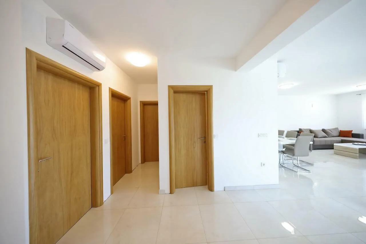 Apartmani Vlado Mitar Sukosan 0*,  Croatia