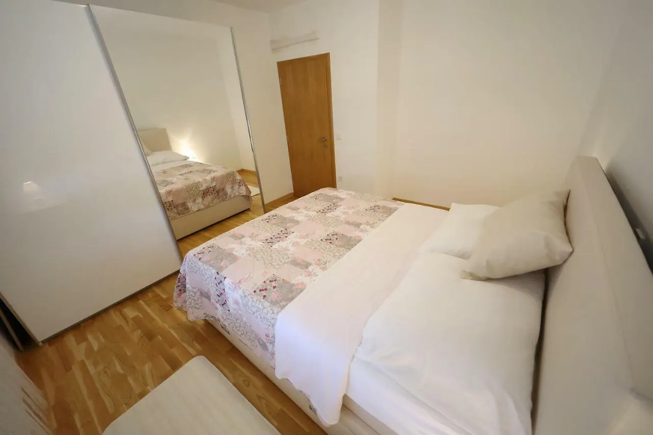 Apartment Apartmani Vlado Mitar Sukosan