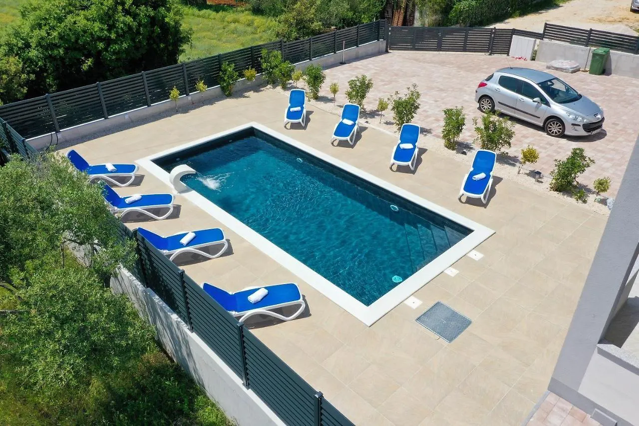 Apartmani Vlado Mitar Sukosan Croatia