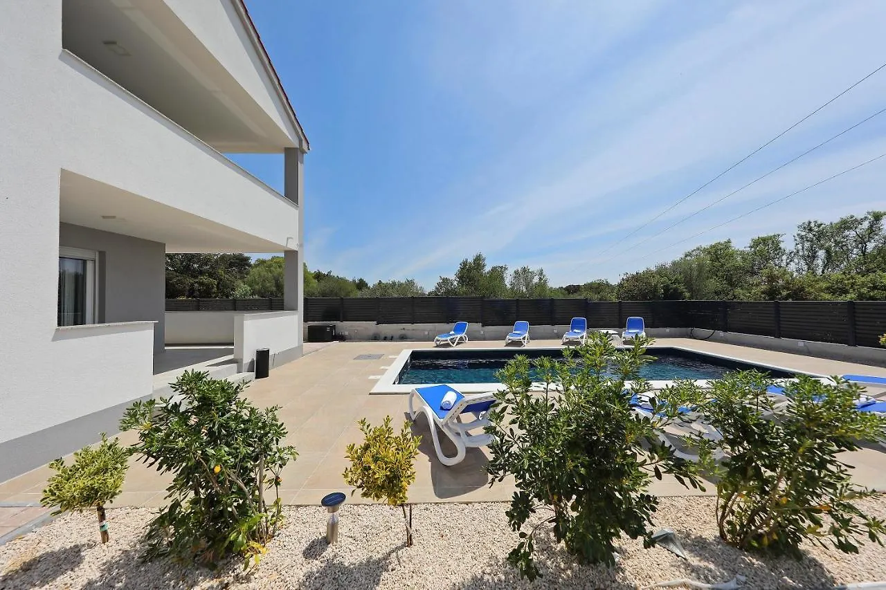 Apartmani Vlado Mitar Sukosan Croatia