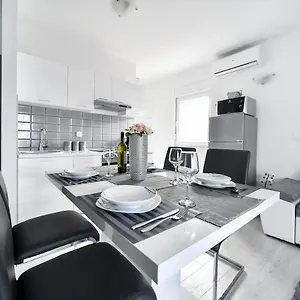 Deluxe Franic Sukošan