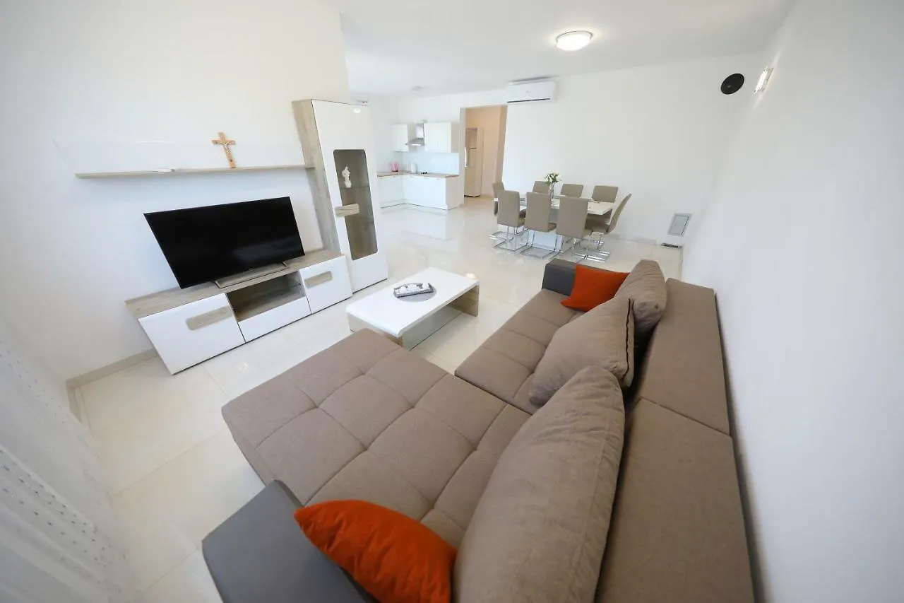 Apartmani Vlado Mitar Sukosan 0*,  Croatia