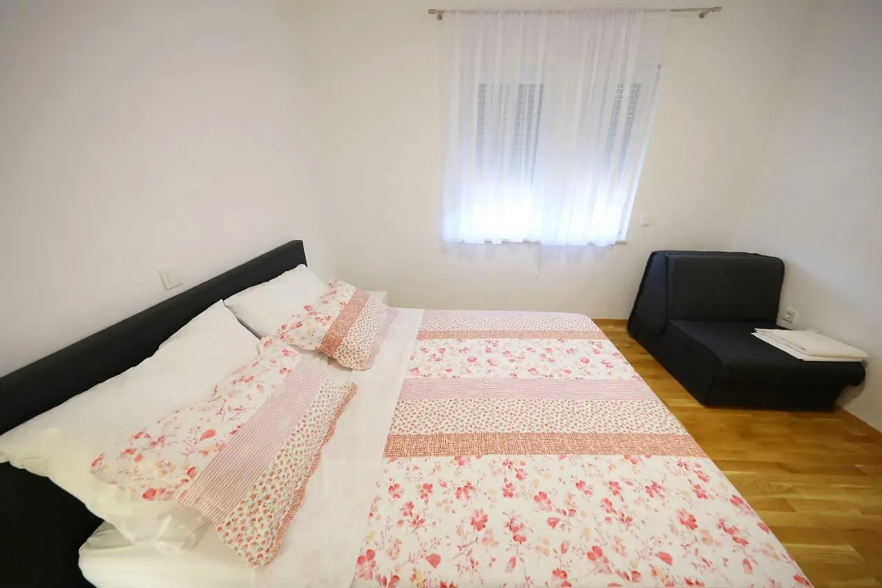 Apartment Apartmani Vlado Mitar Sukosan